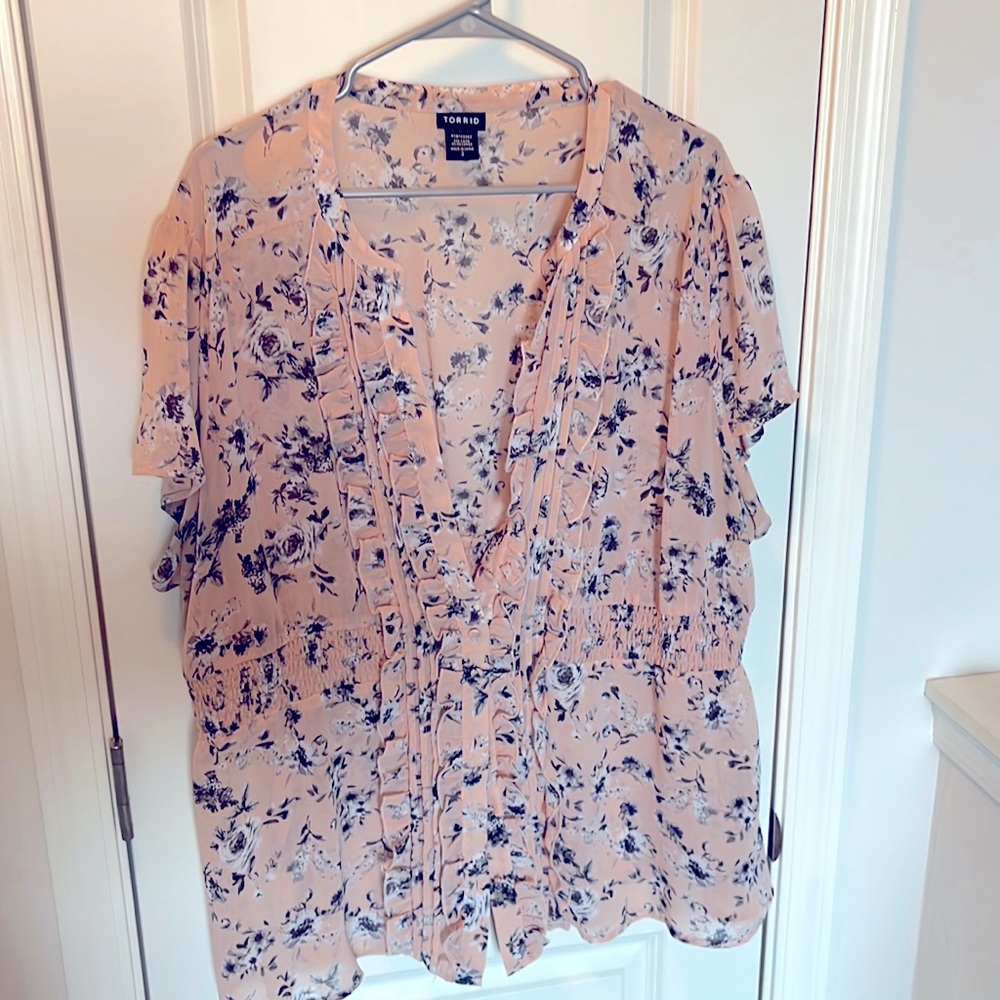 Torrid blouse. Size 3. Sheer blouse in pink and gray